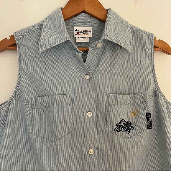 Walt Disney World Winnie the Pooh Button Down Tank Size Medium - Picture 3 of 9